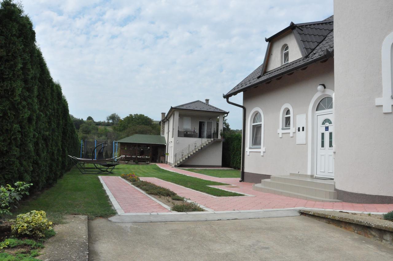 Aria Lux Apartmani Врдник Экстерьер фото